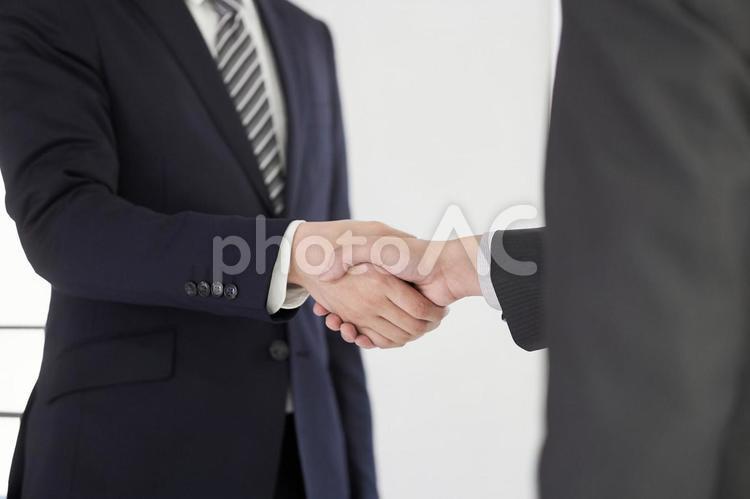 Japanese male businessman shaking hands, aperto de mão, contrato, empresário, JPG